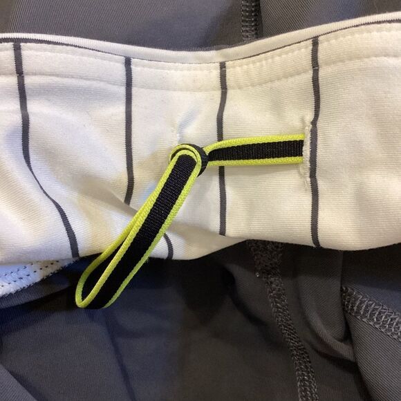 Lululemon Run Inspire Crop II Soot Light Hyper Stripe Angel Wing Gray Sz 6 - Picture 7 of 11